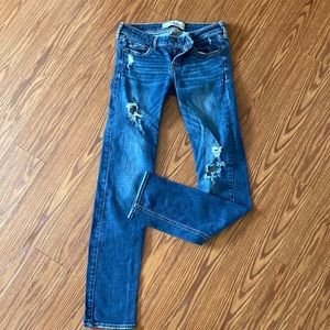 Hollister ladies jean. Distressed straight leg. Excellent condition, no stains